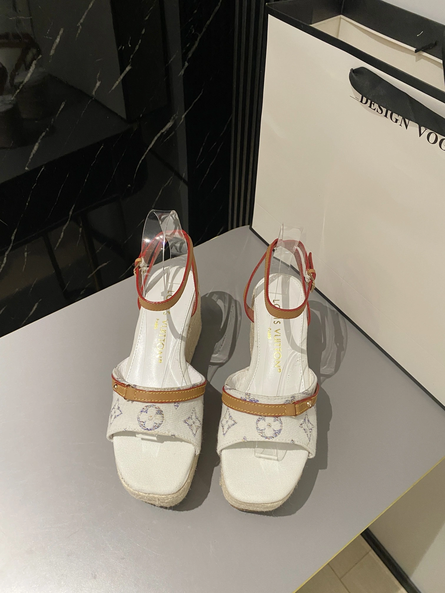 8V 1ACSFB cowhide sheepskin Heel height：8CM Waterproof：4.5CM item:DT-X000I0305